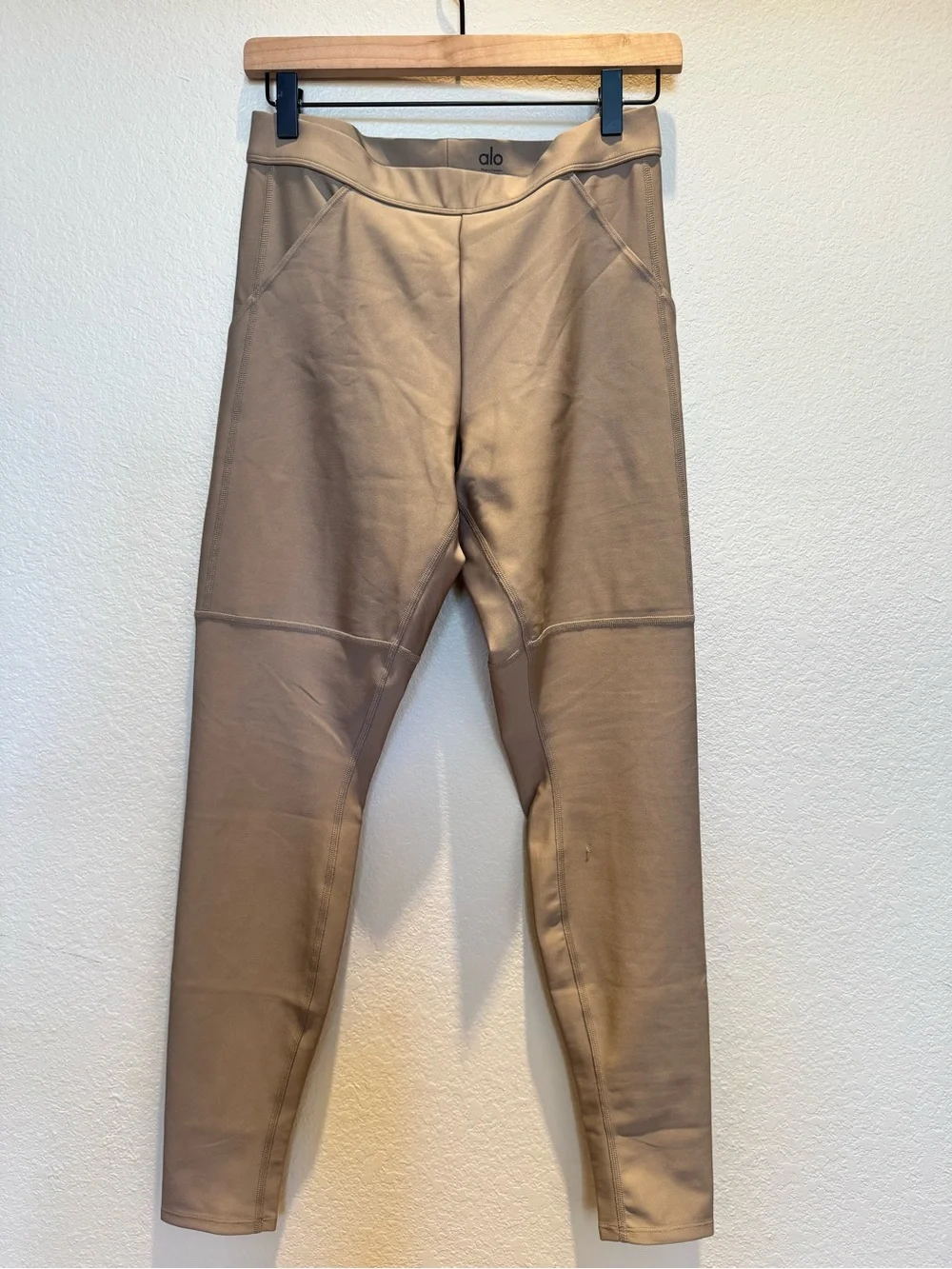 ALO Yoga stretchy tan